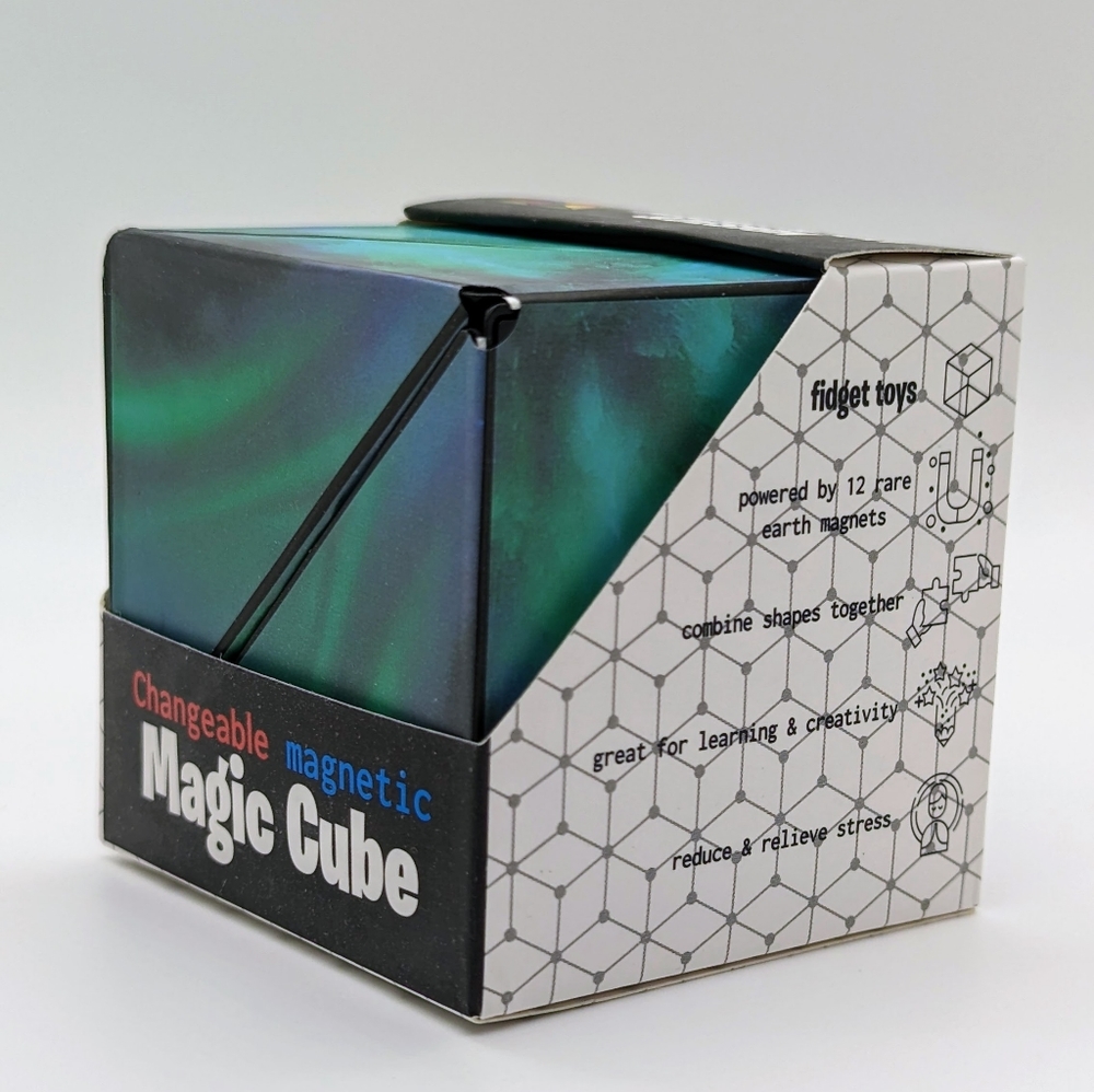 🔥 3D Changeable Magnetic Puzzle Cube Toy (Green, Black) 🔥